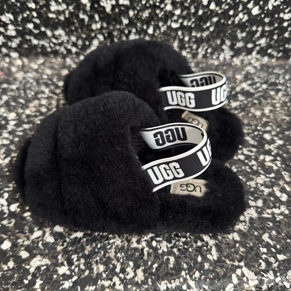 NWOT UGG Fluff Yeah Slippers. Black. Size 9 US. - Picture 1 of 6